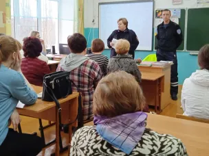 Сотрудник Госавтоинспекции  МО МВД России "Ковернинский" приняла участие в общешкольном родительском собрании